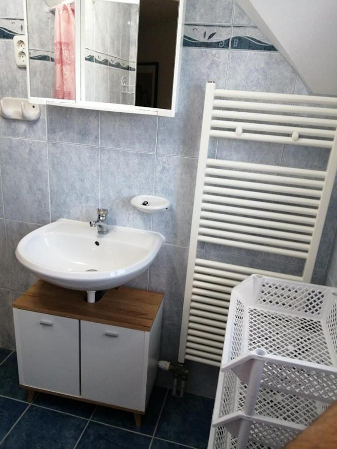 modernes Ferienhaus mit schönem überdachtem Pool Balatonmáriafürdő Exterior foto